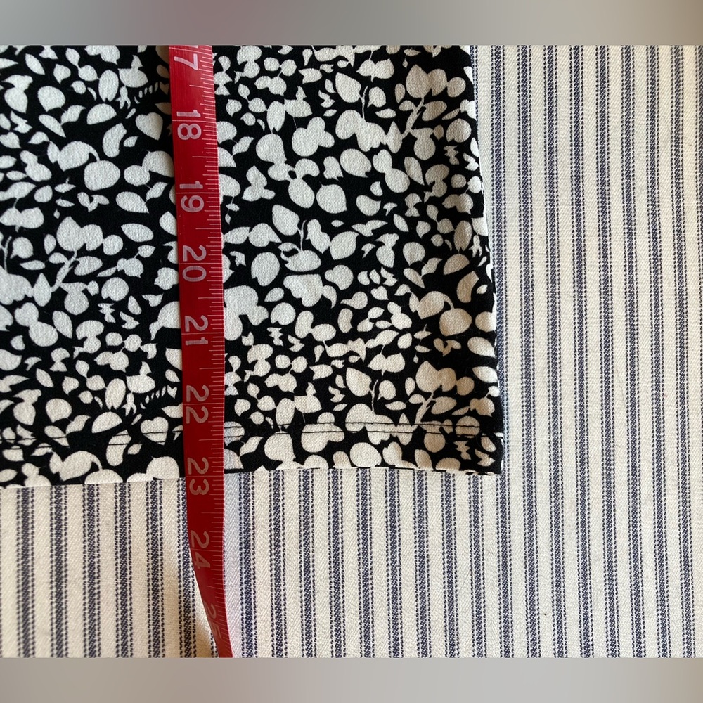 Talbots Black and White Patterned 3/4 Sleeve Women's Top, Size Large - Picture 8 of 11